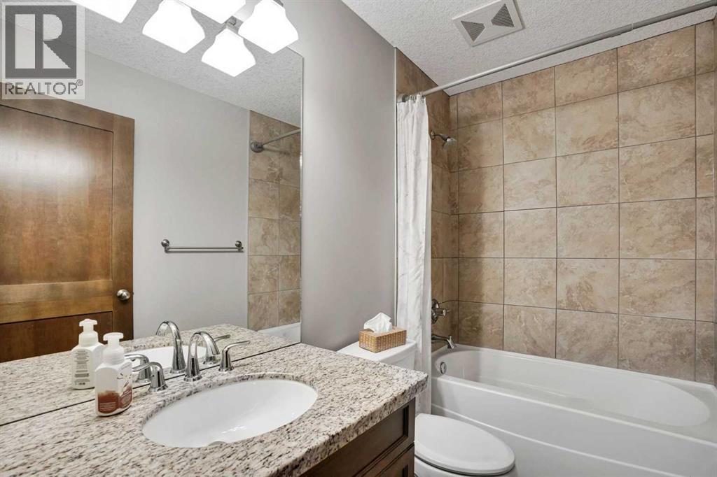 300 Coopers Hill Sw, Airdrie, Alberta  T4B 0S1 - Photo 27 - A2295022