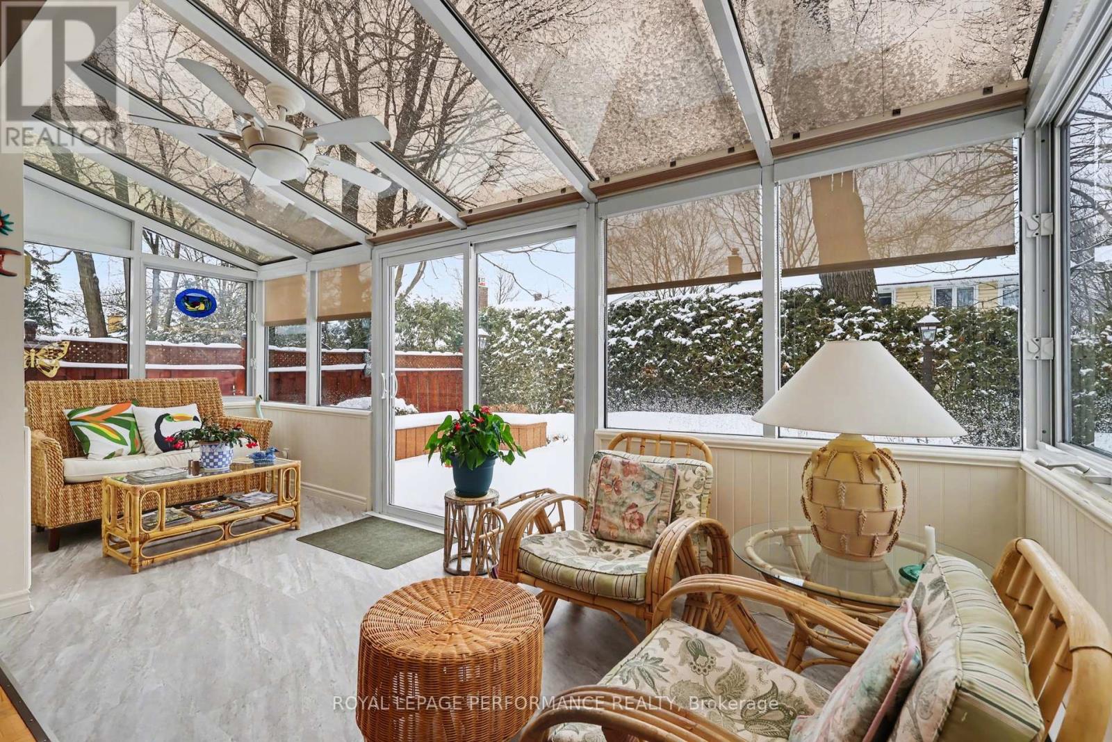 10 Oakhurst Crescent, Ottawa, Ontario  K1B 4A6 - Photo 16 - X12911342