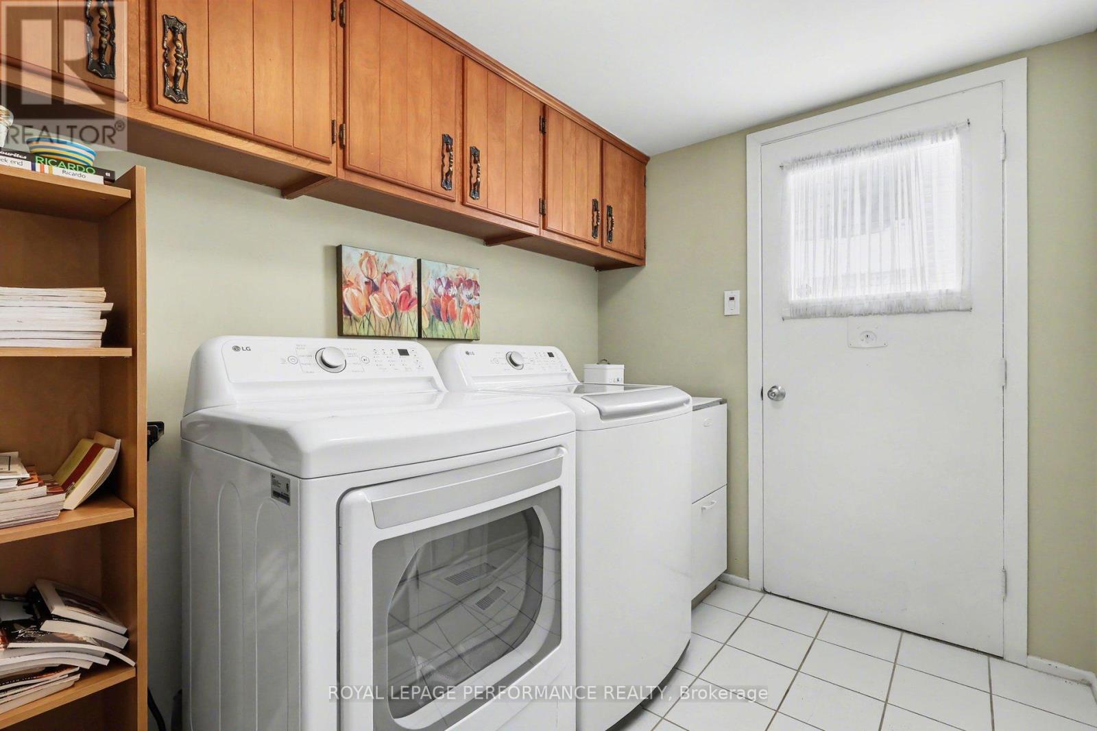 10 Oakhurst Crescent, Ottawa, Ontario  K1B 4A6 - Photo 18 - X12911342