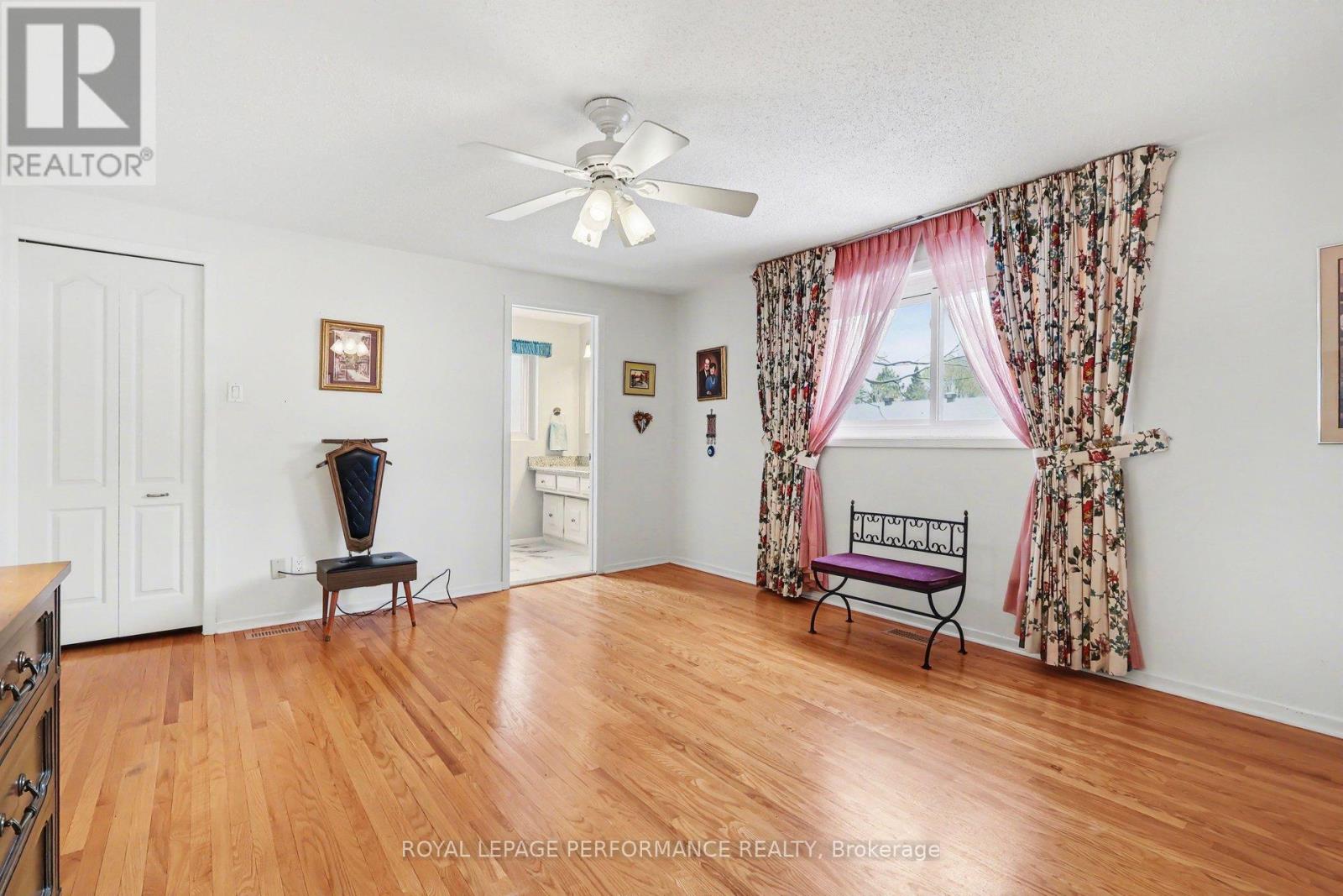 10 Oakhurst Crescent, Ottawa, Ontario  K1B 4A6 - Photo 20 - X12911342