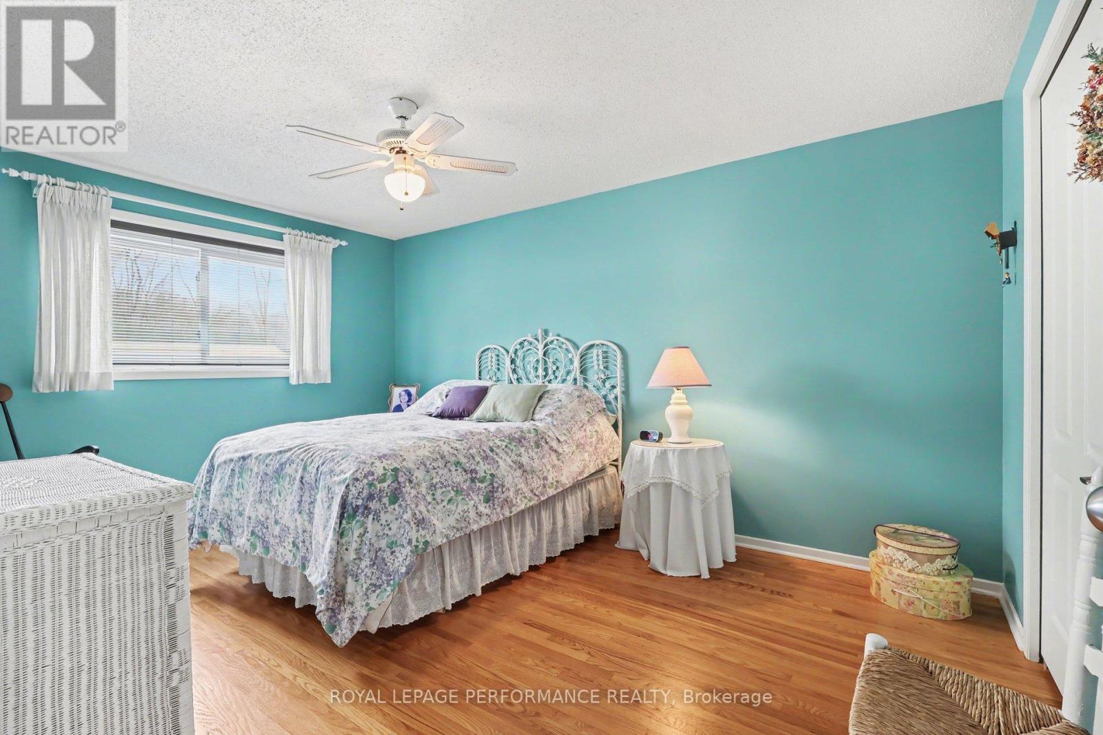 10 Oakhurst Crescent, Ottawa, Ontario  K1B 4A6 - Photo 25 - X12911342