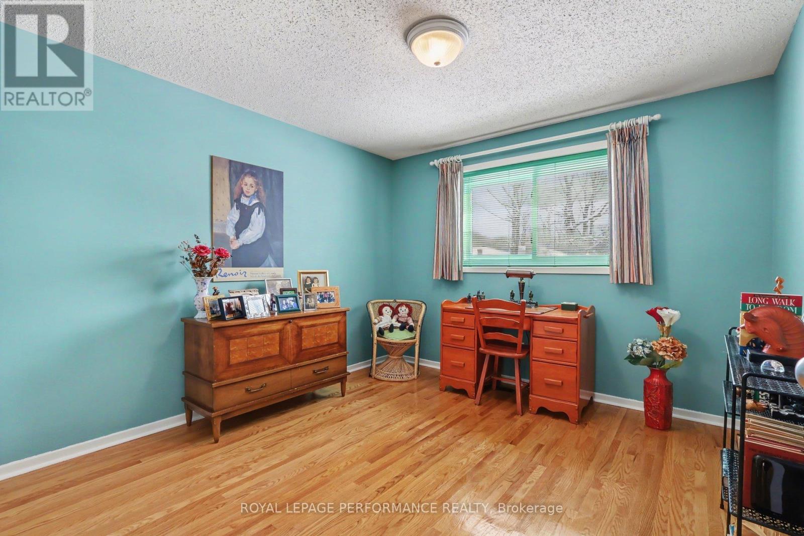 10 Oakhurst Crescent, Ottawa, Ontario  K1B 4A6 - Photo 26 - X12911342