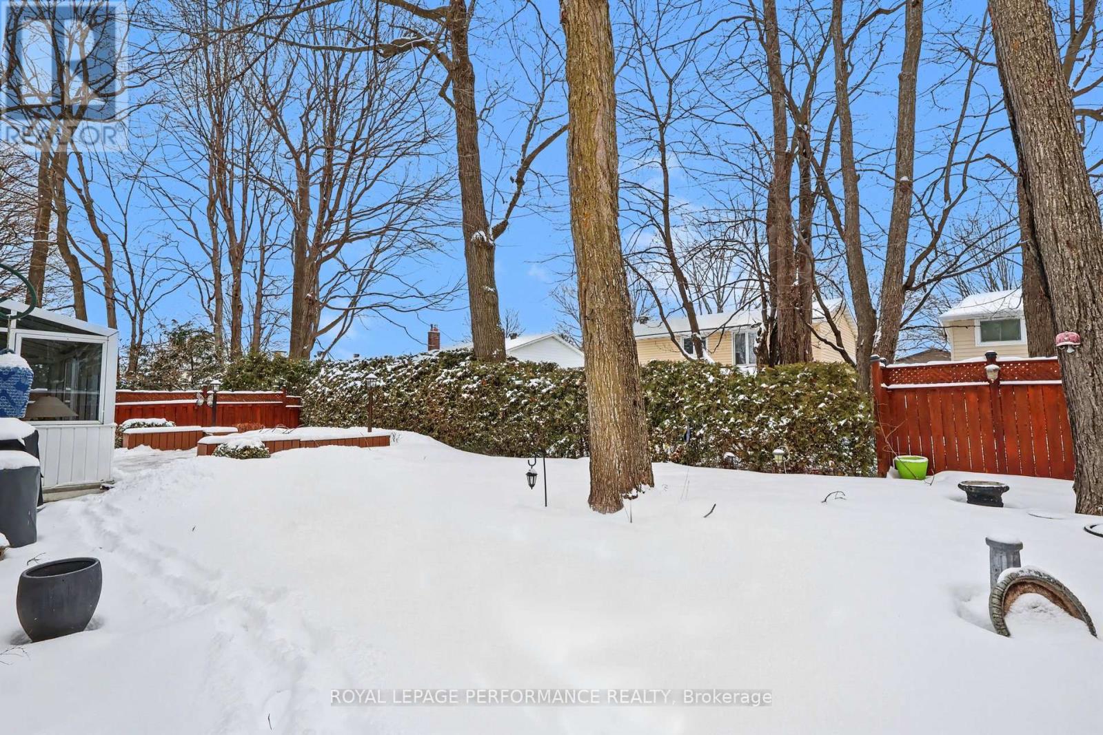 10 Oakhurst Crescent, Ottawa, Ontario  K1B 4A6 - Photo 30 - X12911342