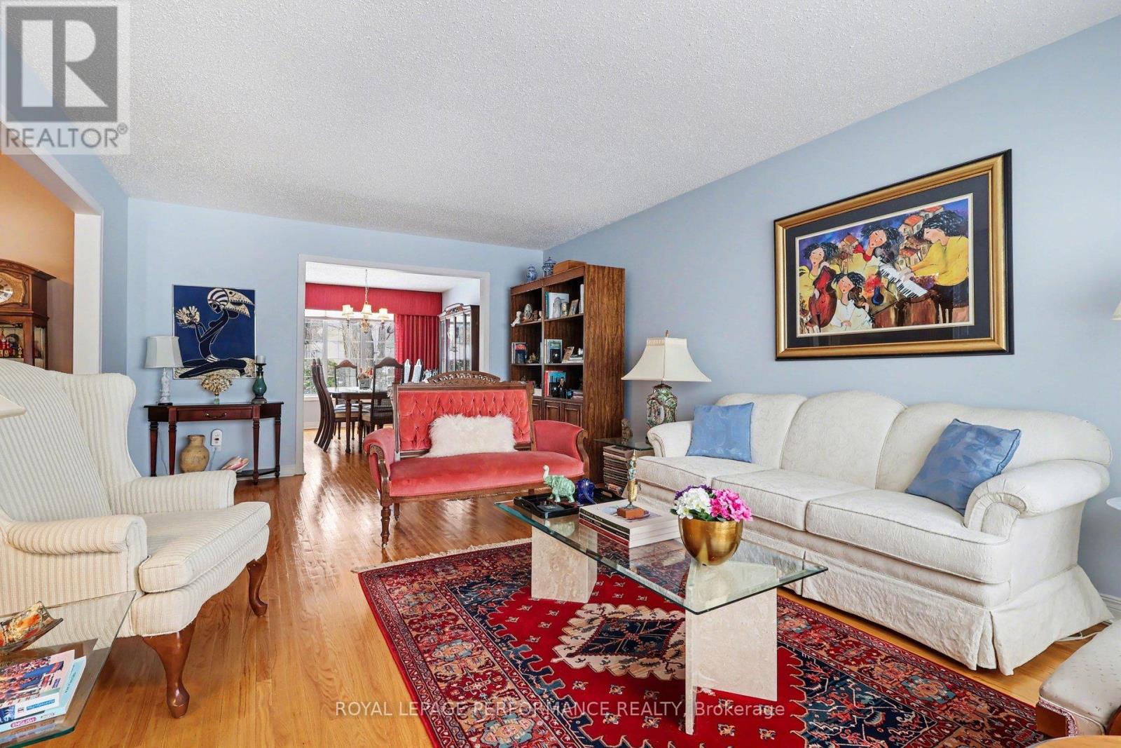 10 Oakhurst Crescent, Ottawa, Ontario  K1B 4A6 - Photo 7 - X12911342