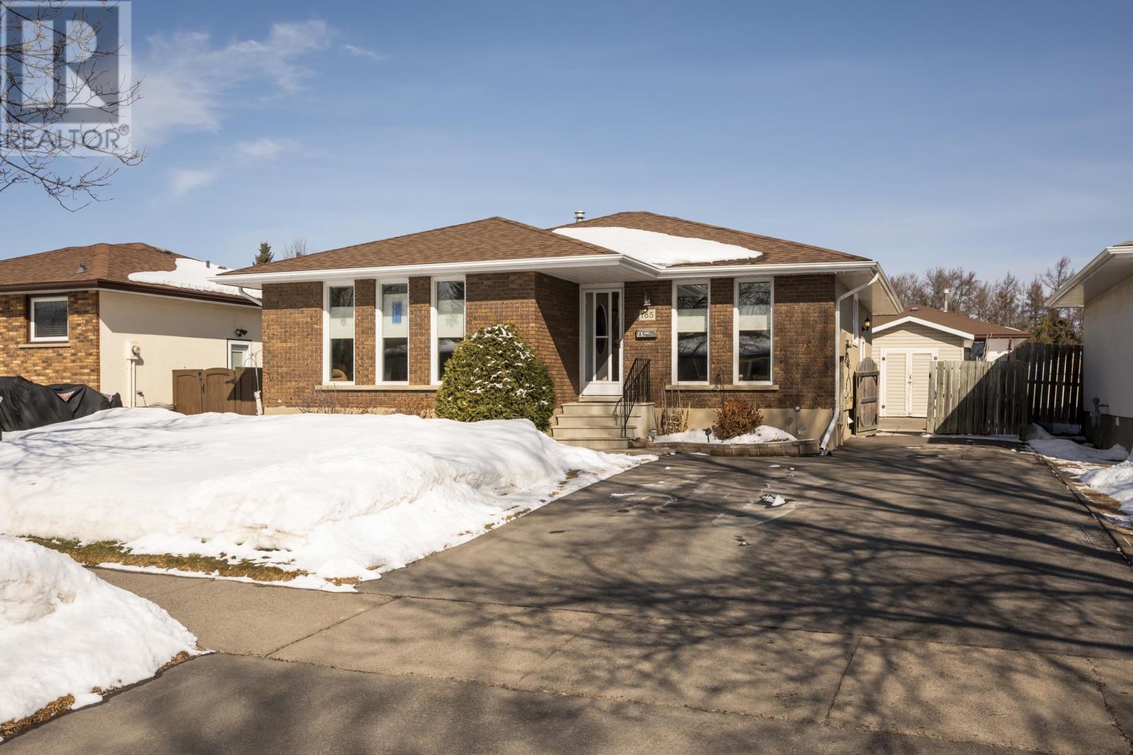 185 Fanshaw St., Thunder Bay, Ontario  P7C 5T7 - Photo 2 - TB2600510