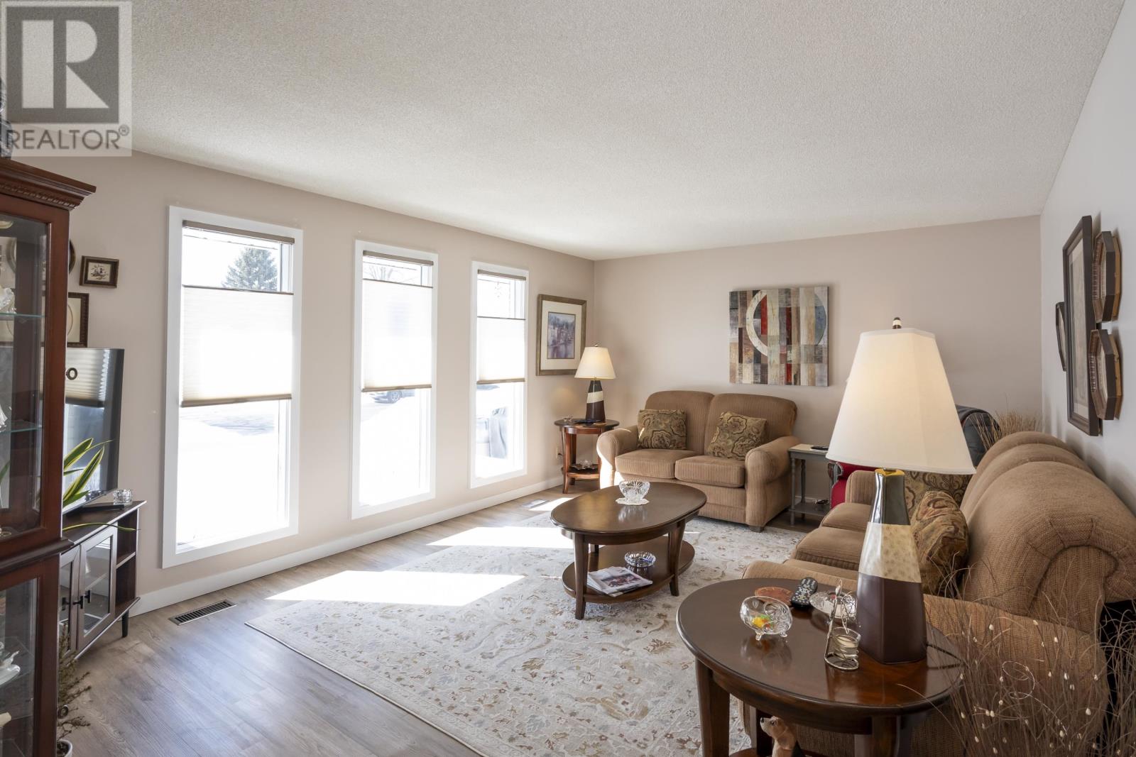 185 Fanshaw St., Thunder Bay, Ontario  P7C 5T7 - Photo 4 - TB2600510