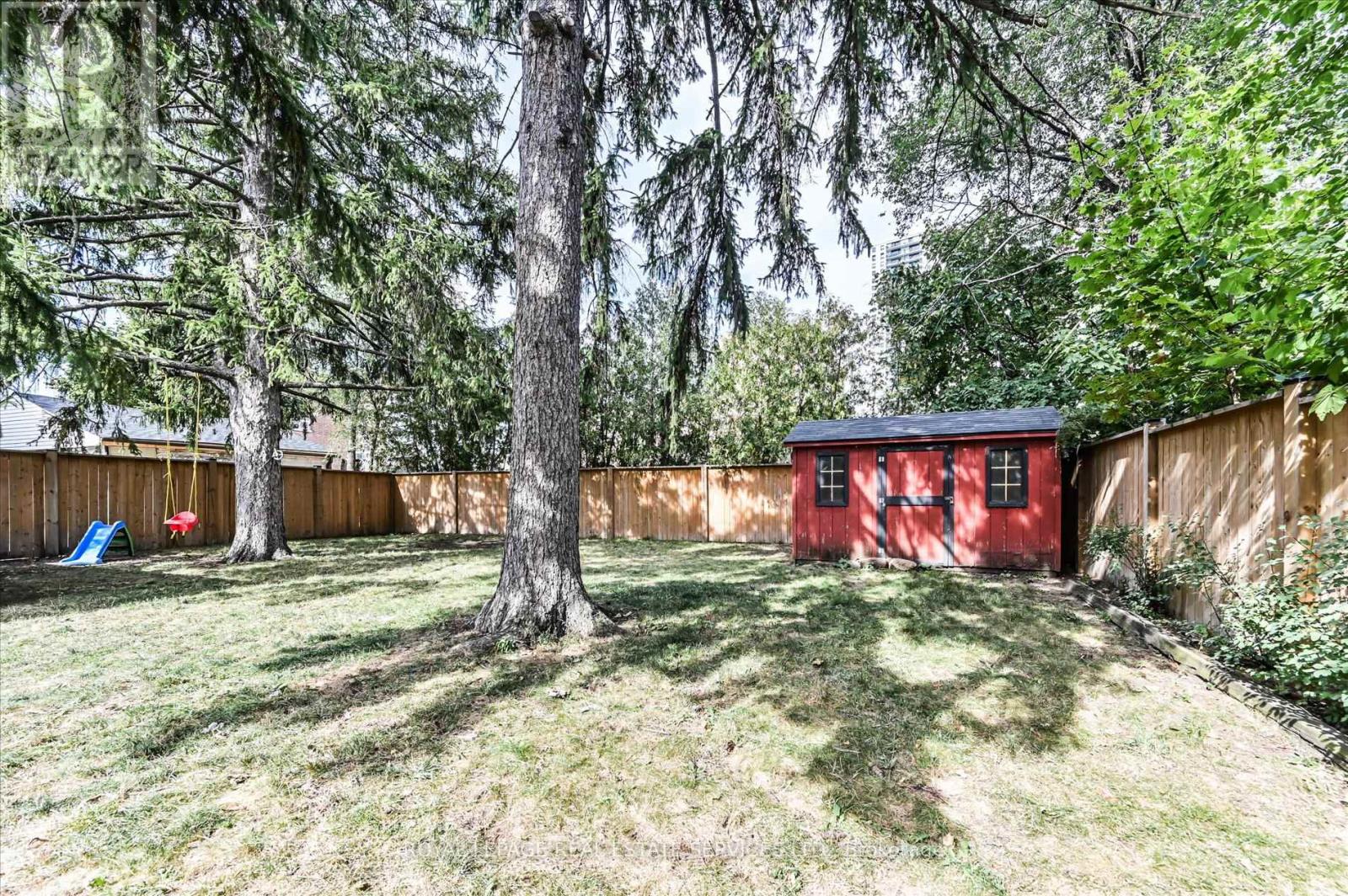 11 King Street Crescent, Toronto, Ontario  M9N 1K7 - Photo 15 - W12911004