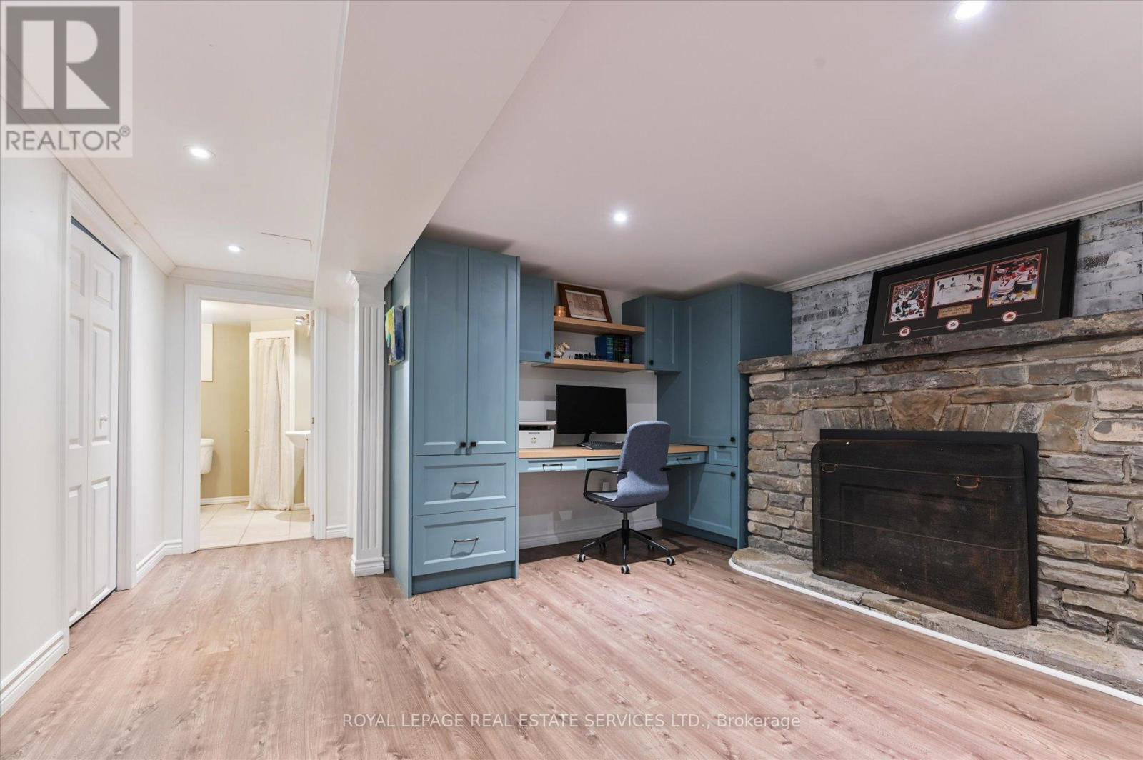 11 King Street Crescent, Toronto, Ontario  M9N 1K7 - Photo 10 - W12911004