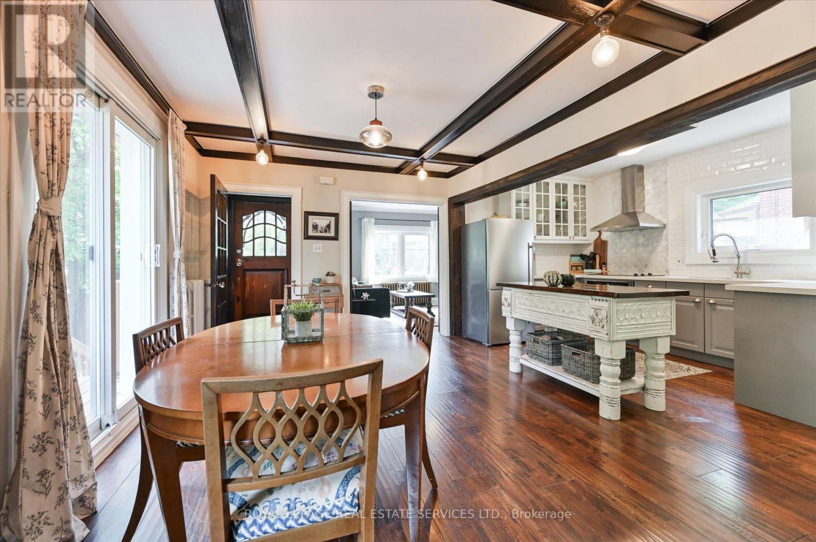 11 King Street Crescent, Toronto, Ontario  M9N 1K7 - Photo 3 - W12911004