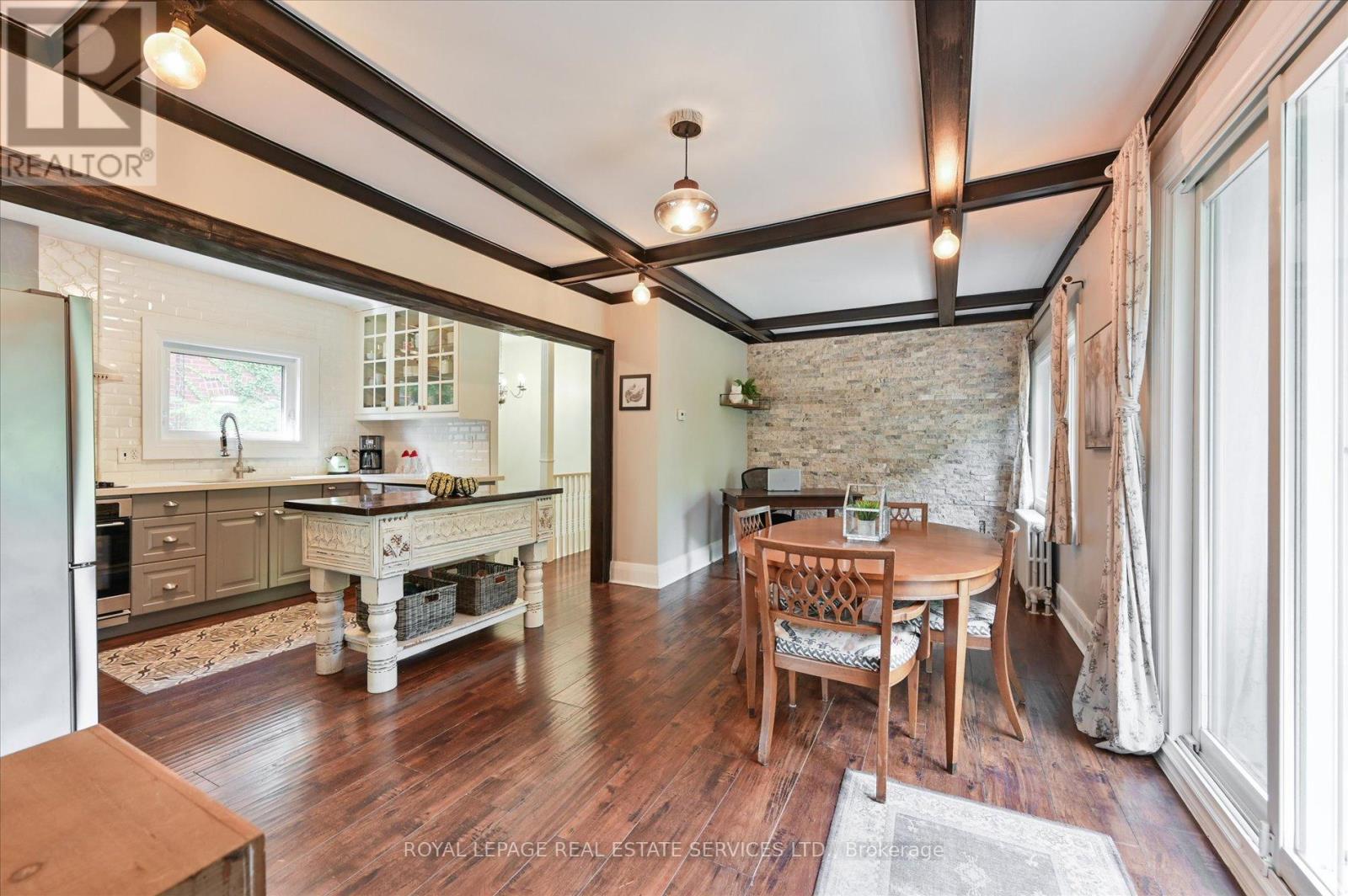 11 King Street Crescent, Toronto, Ontario  M9N 1K7 - Photo 4 - W12911004