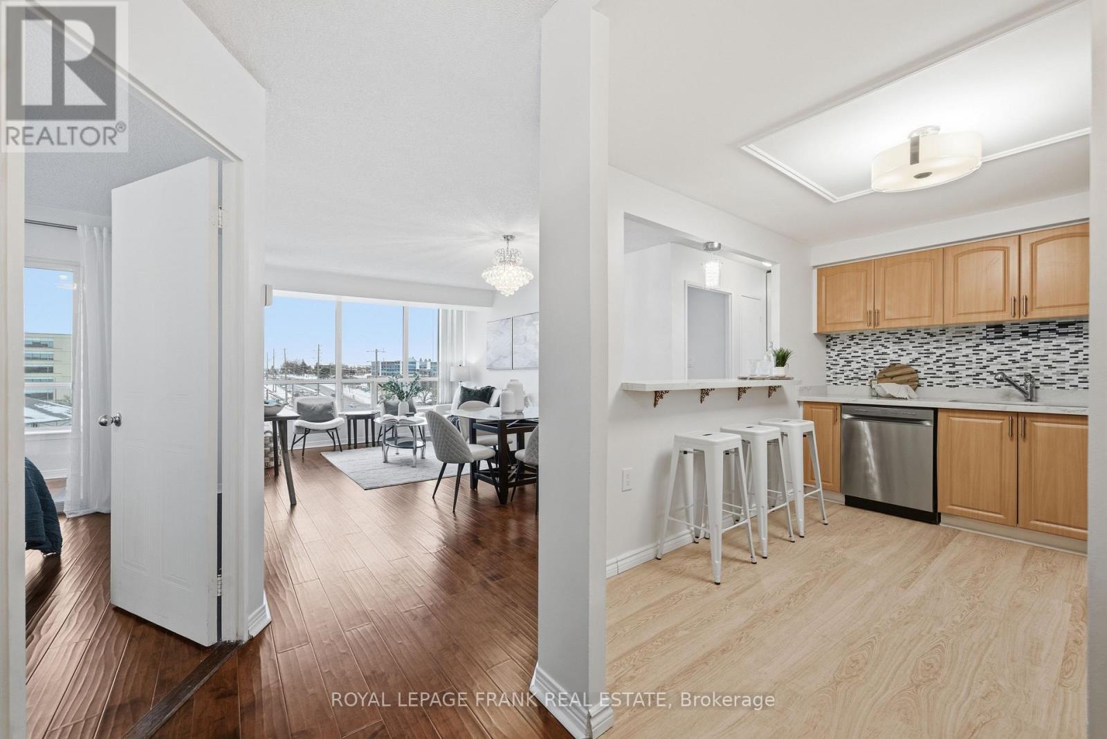 710 - 711 Rossland Road E, Whitby, Ontario  L1N 8Z1 - Photo 4 - E12911260