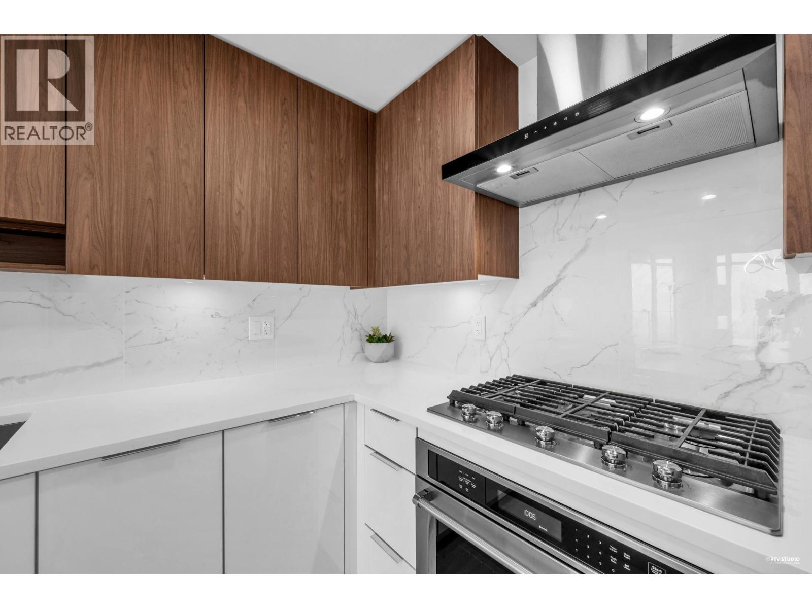 1702 7769 Park Crescent, Burnaby, British Columbia  V3N 0J7 - Photo 5 - R3102431