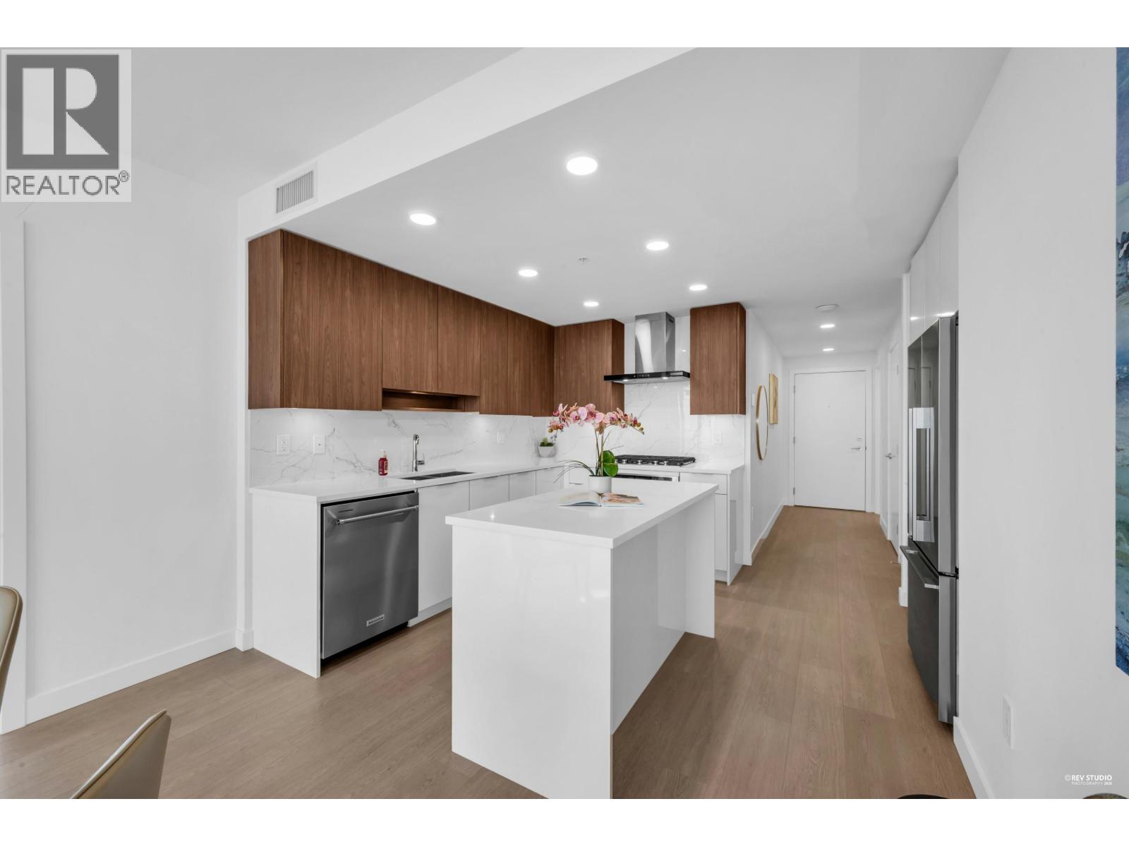 1702 7769 Park Crescent, Burnaby, British Columbia  V3N 0J7 - Photo 9 - R3102431