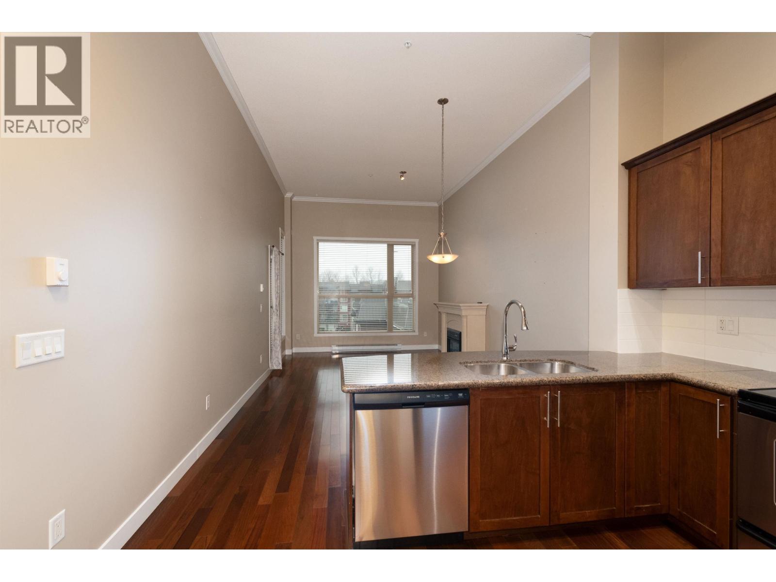 412 2627 Shaughnessy Street, Port Coquitlam, British Columbia  V3C 0E1 - Photo 3 - R3102445