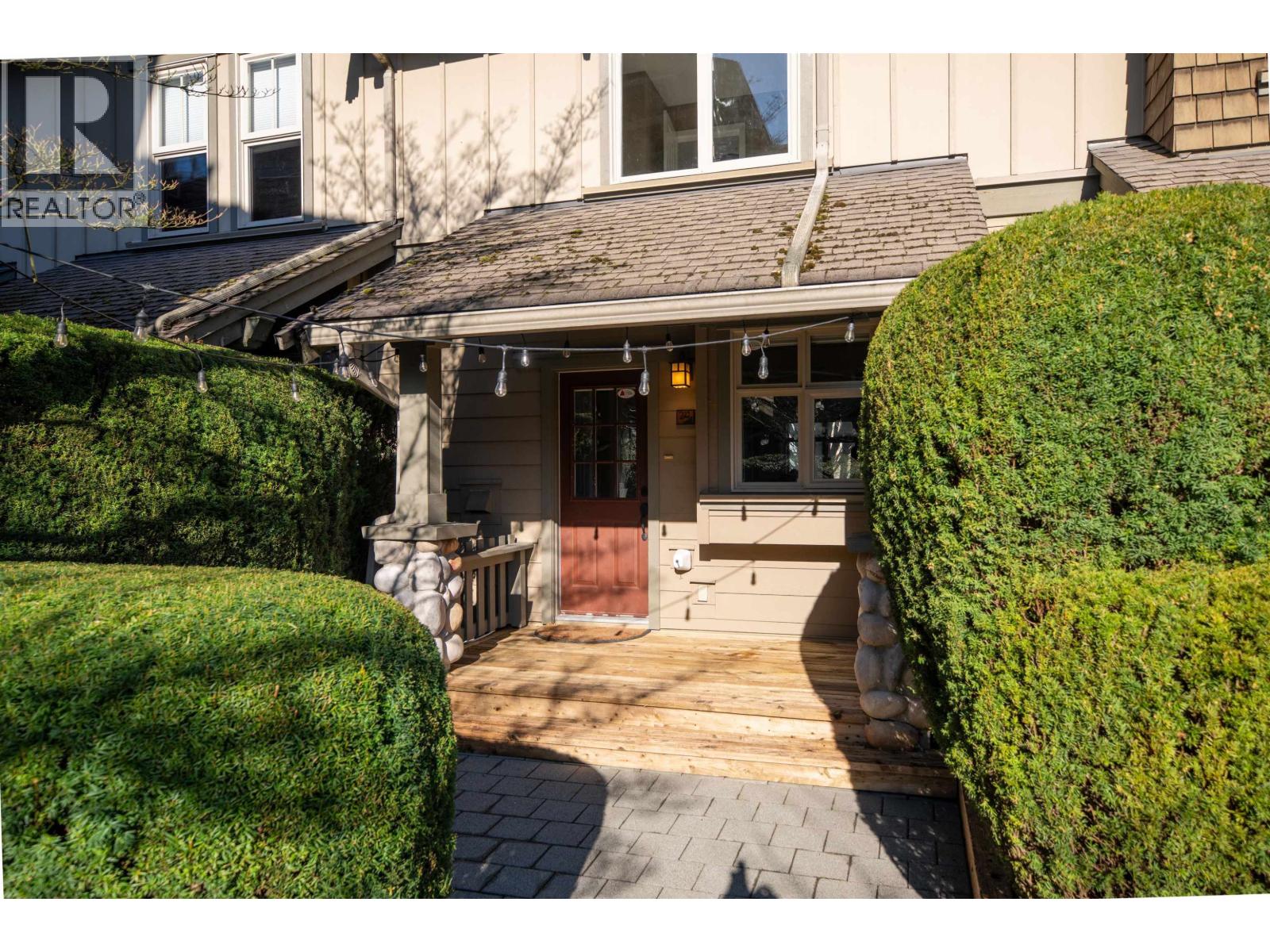 225 18 Jack Mahony Place, New Westminster, British Columbia  V3L 5V8 - Photo 2 - R3102449