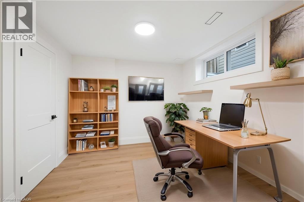 555 Sandbanks Crescent, Waterloo, Ontario  N2V 2K2 - Photo 35 - 40814136