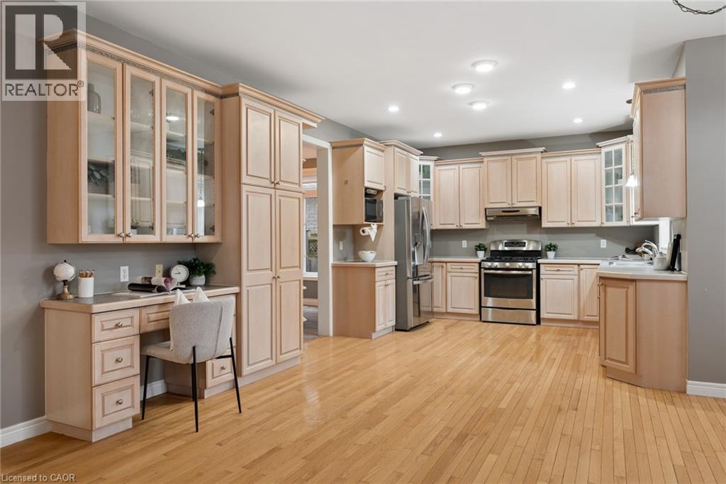 555 Sandbanks Crescent, Waterloo, Ontario  N2V 2K2 - Photo 7 - 40814136