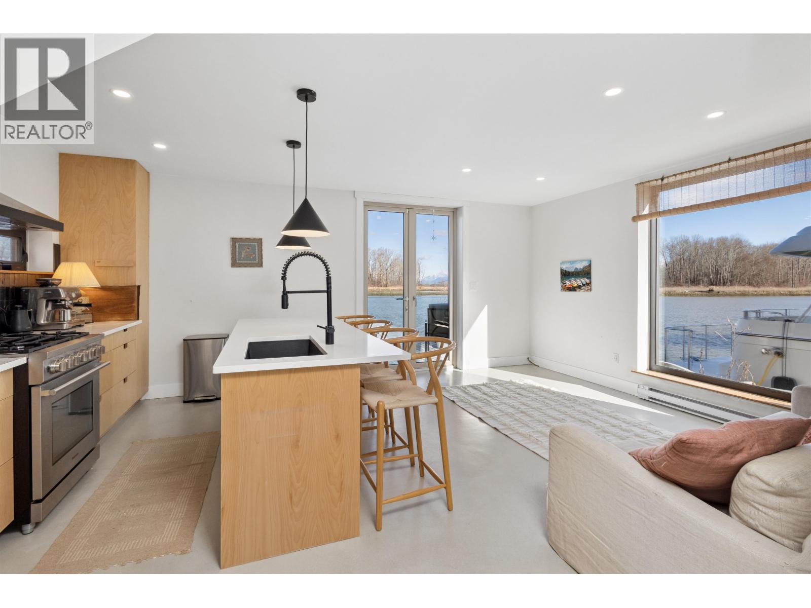 4345 W River Road, Ladner, British Columbia  V4K 1R9 - Photo 3 - R3102402