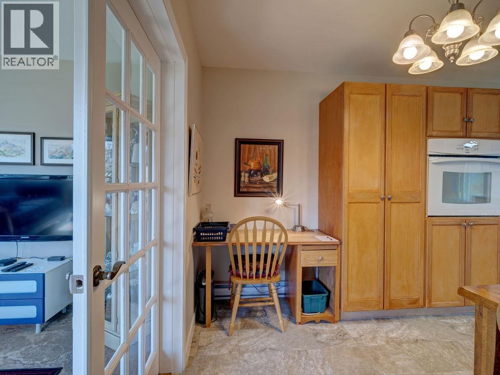 5621 Nickerson Road, Sechelt, British Columbia  V7Z 0M6 - Photo 12 - R3102446