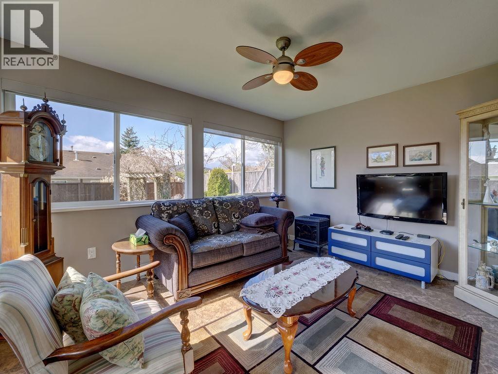 5621 Nickerson Road, Sechelt, British Columbia  V7Z 0M6 - Photo 14 - R3102446