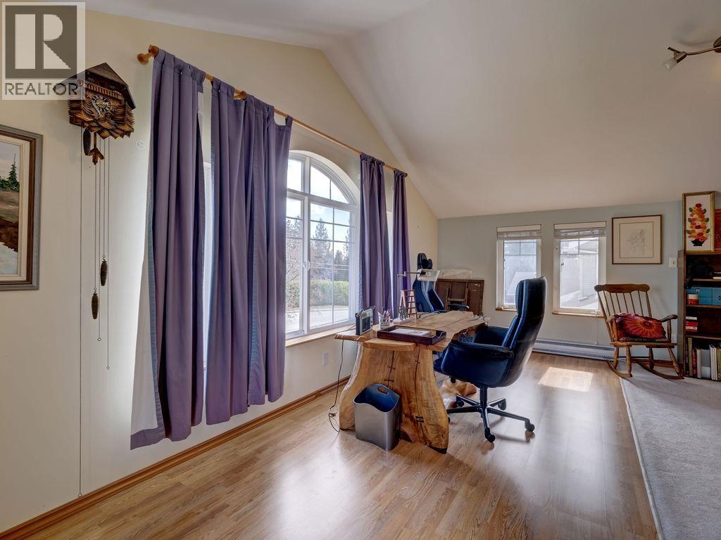 5621 Nickerson Road, Sechelt, British Columbia  V7Z 0M6 - Photo 22 - R3102446