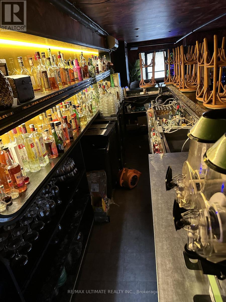 270 Adelaide Street W, Toronto (Waterfront Communities), Ontario  M5H 1X6 - Photo 4 - C12911320