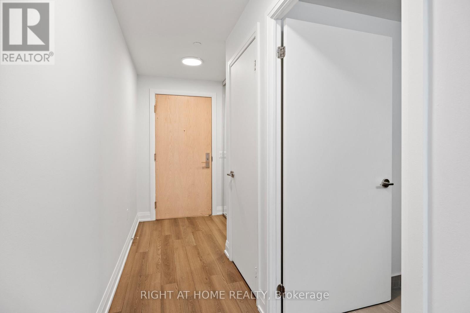 305 - 77 Mutual Street, Toronto (Church-Yonge Corridor), Ontario  M5B 0B9 - Photo 3 - C12911350