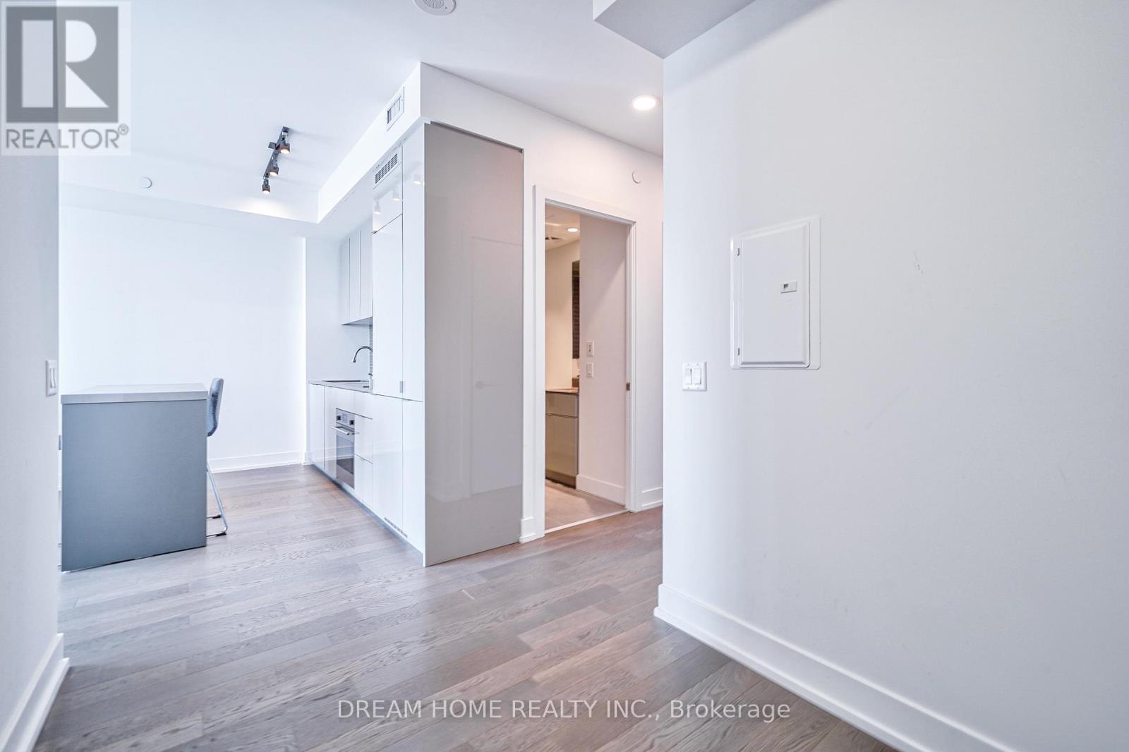 4509 - 7 Grenville Street, Toronto (Bay Street Corridor), Ontario  M4Y 0E9 - Photo 11 - C12911354