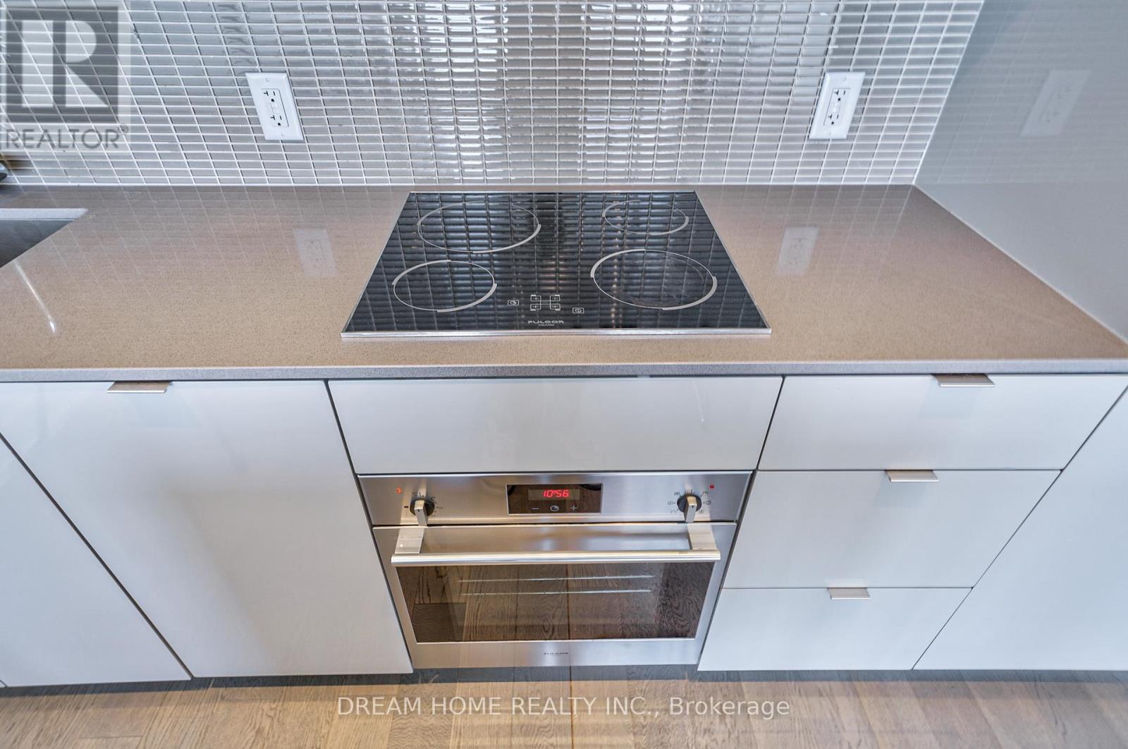 4509 - 7 Grenville Street, Toronto (Bay Street Corridor), Ontario  M4Y 0E9 - Photo 16 - C12911354