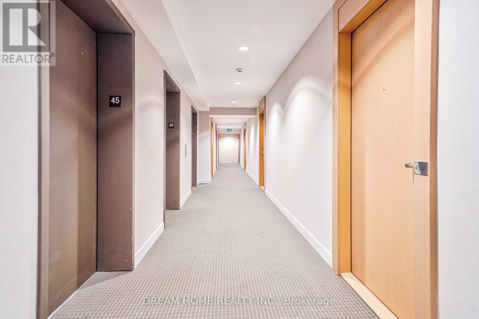 4509 - 7 Grenville Street, Toronto (Bay Street Corridor), Ontario  M4Y 0E9 - Photo 3 - C12911354