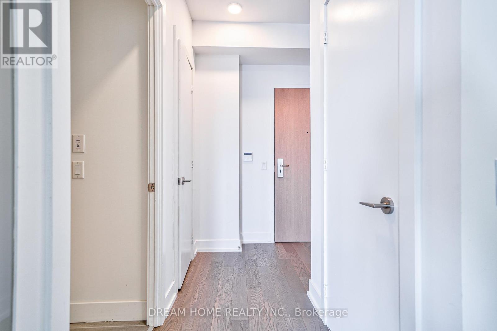 4509 - 7 Grenville Street, Toronto (Bay Street Corridor), Ontario  M4Y 0E9 - Photo 5 - C12911354