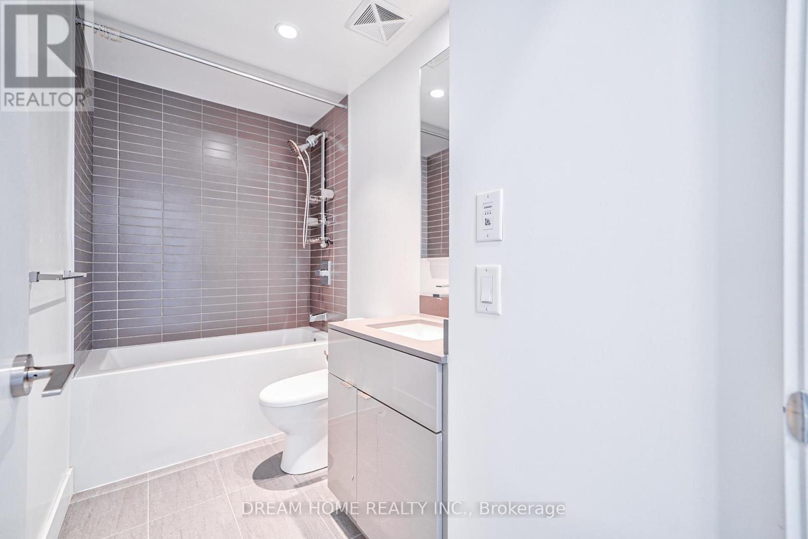 4509 - 7 Grenville Street, Toronto (Bay Street Corridor), Ontario  M4Y 0E9 - Photo 6 - C12911354