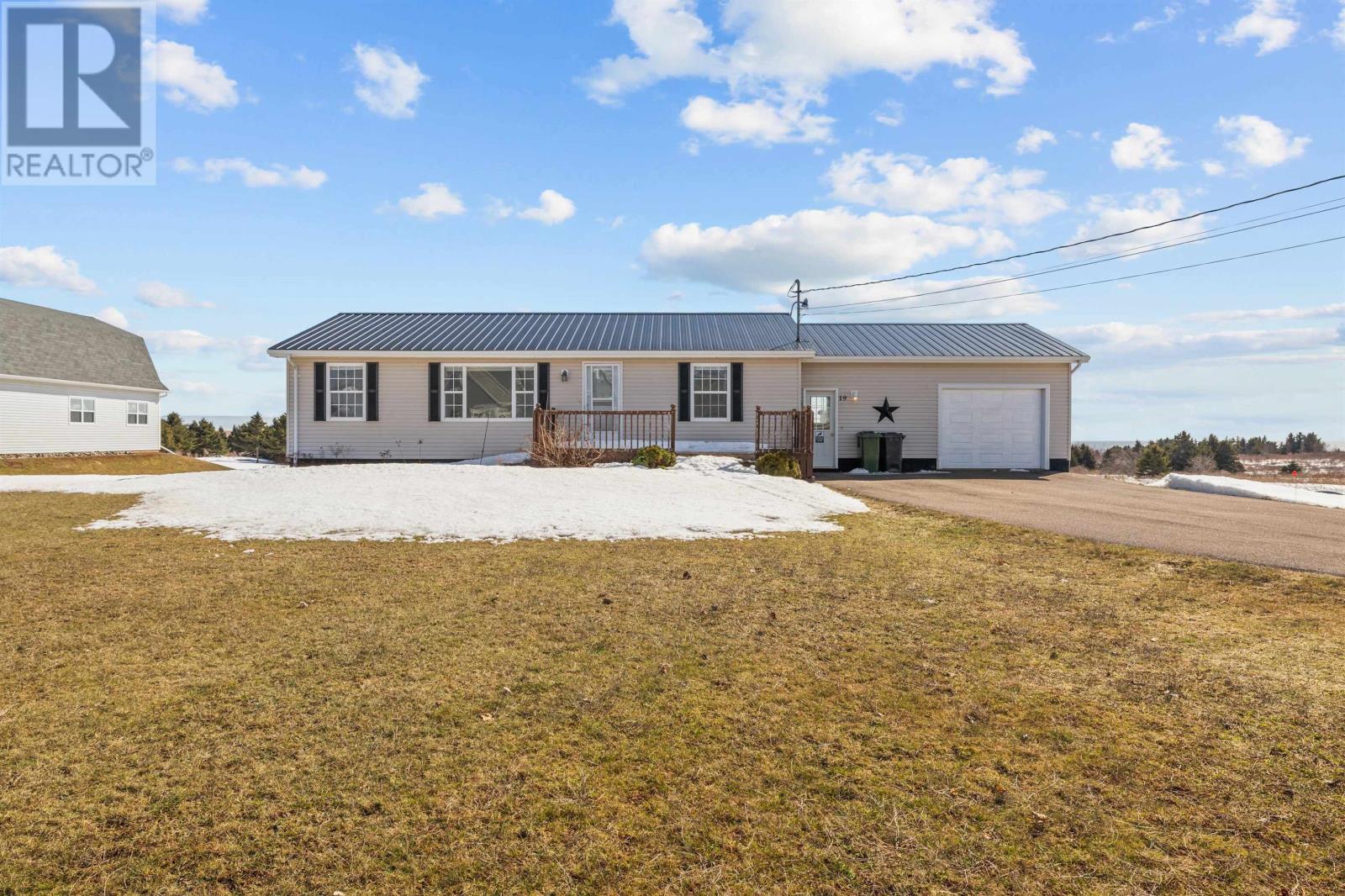 19 MACPHEE Avenue, Souris, Prince Edward Island