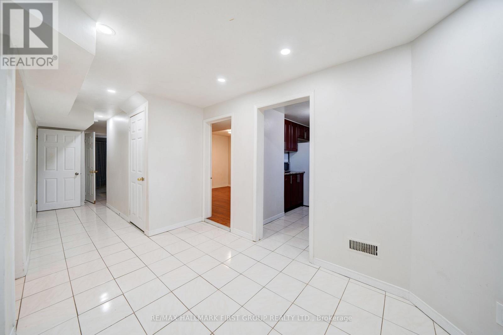 5 Claresholme Drive, Toronto, Ontario  M1C 4Z9 - Photo 7 - E12911308