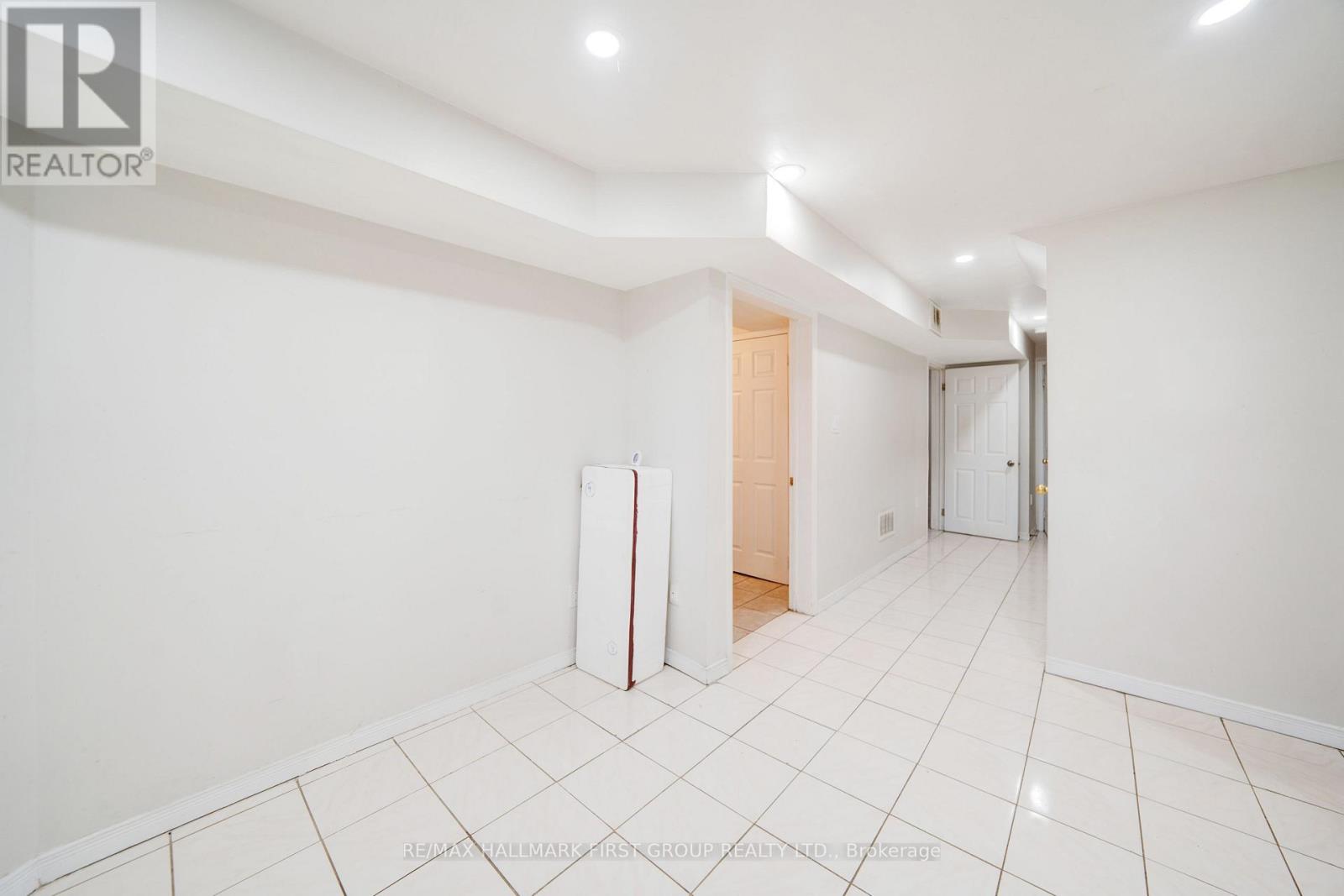 5 Claresholme Drive, Toronto, Ontario  M1C 4Z9 - Photo 9 - E12911308