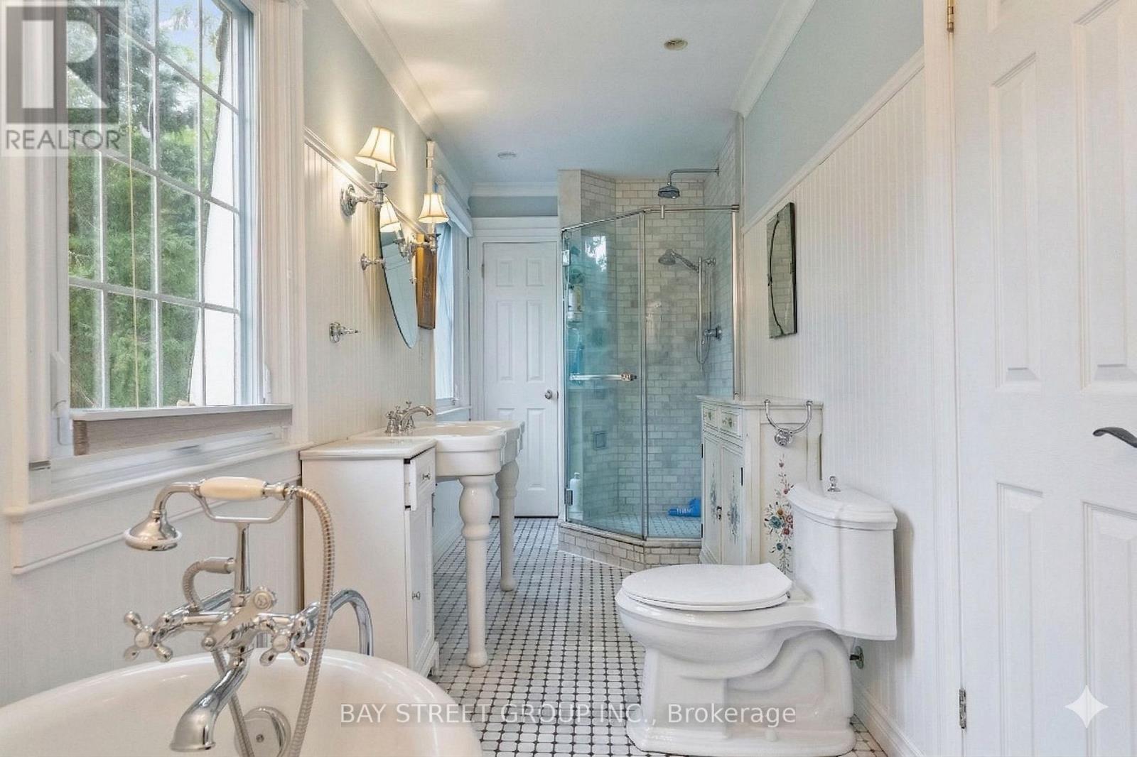 2374 Bennington Gate, Oakville, Ontario  L6J 5N6 - Photo 13 - W12907422