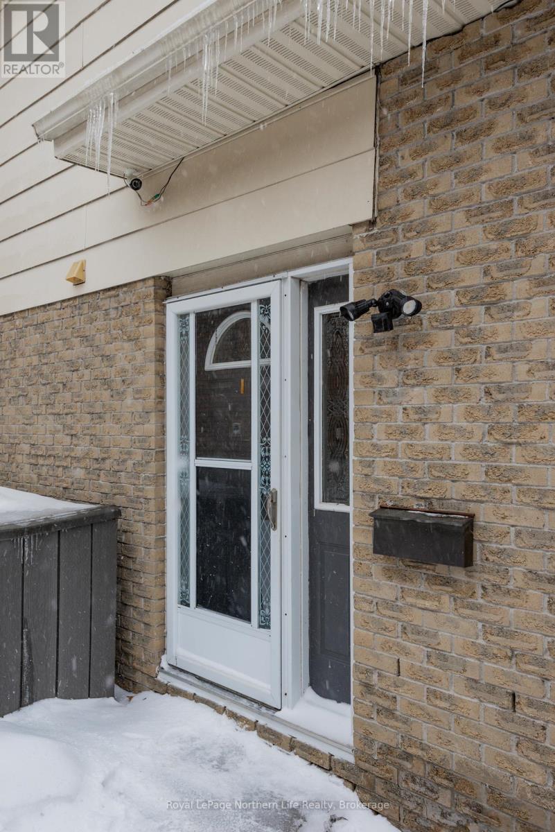 38 Oakdale Road, North Bay, Ontario  P1B 8Y8 - Photo 3 - X12911284