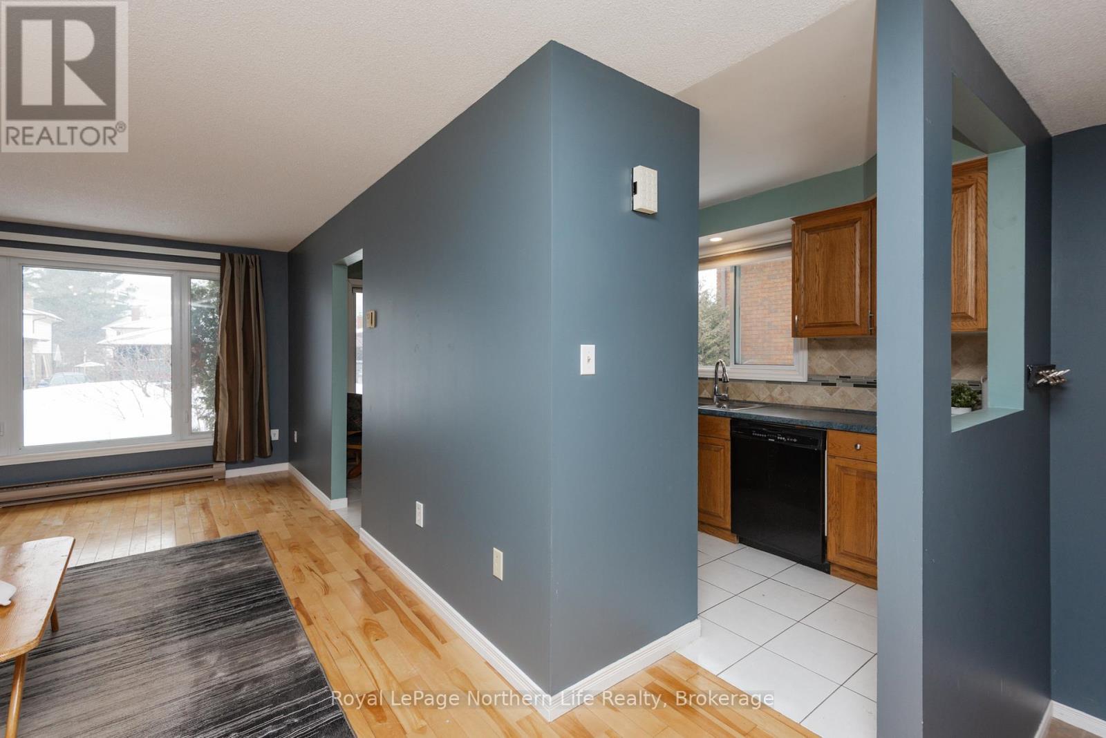 38 Oakdale Road, North Bay, Ontario  P1B 8Y8 - Photo 6 - X12911284