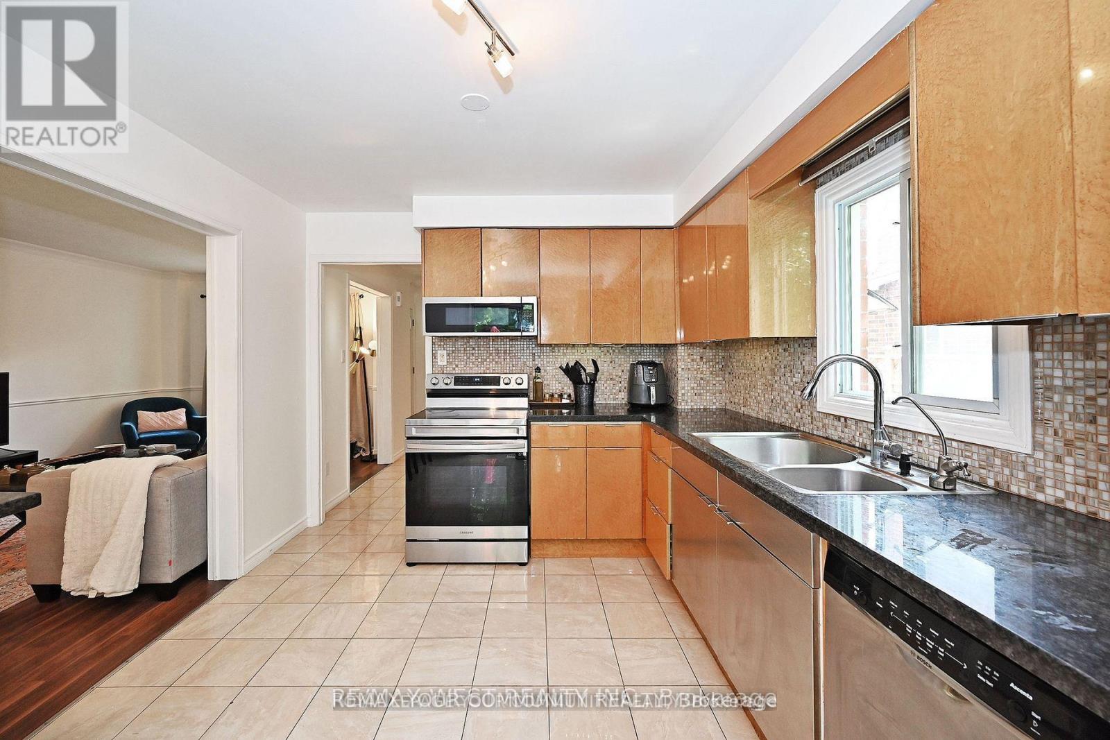 348 Brownridge Drive, Vaughan, Ontario  L4J 5W9 - Photo 15 - N12911352