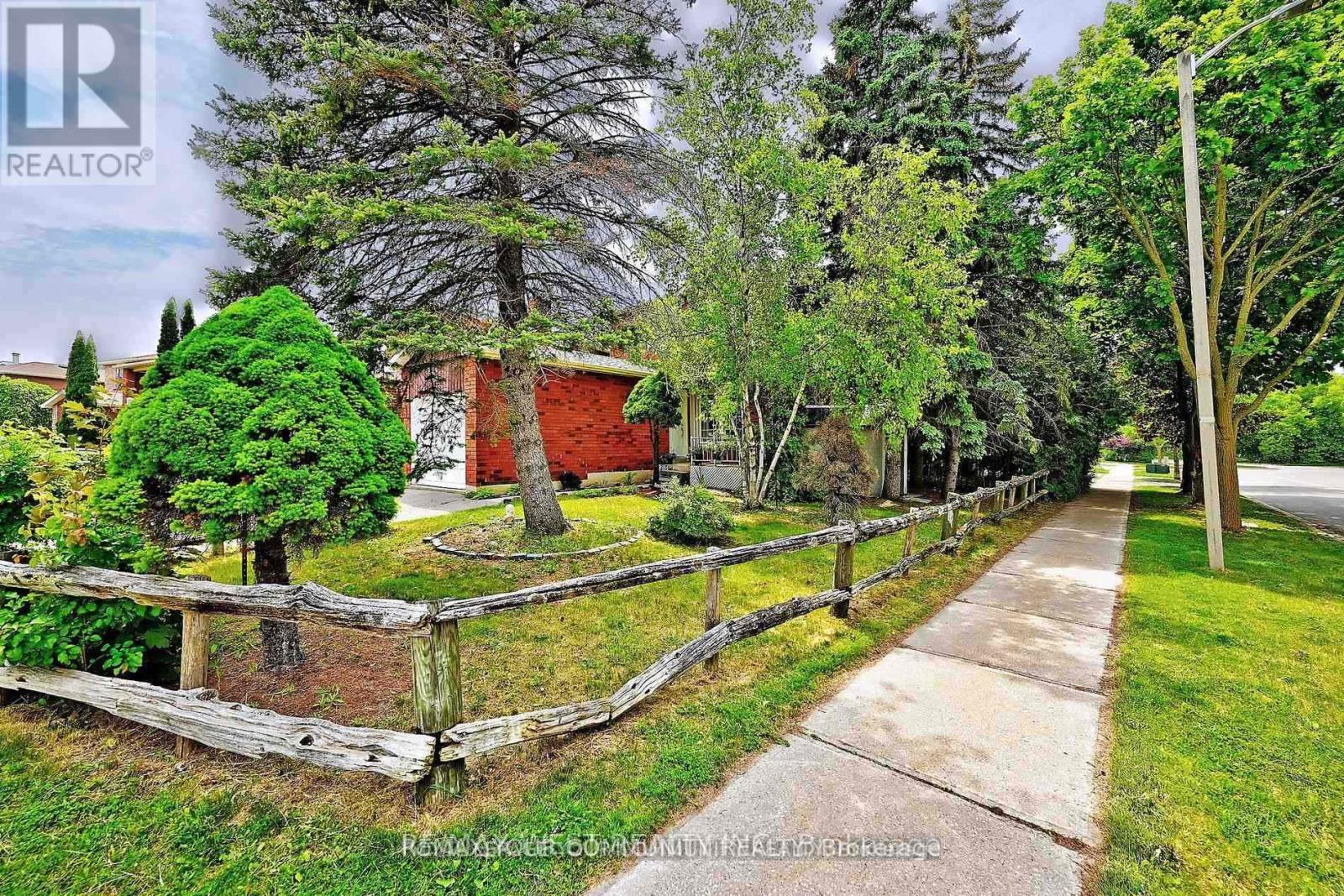 348 Brownridge Drive, Vaughan, Ontario  L4J 5W9 - Photo 3 - N12911352