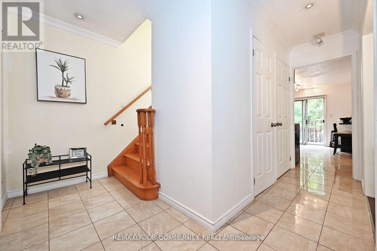 348 Brownridge Drive, Vaughan, Ontario  L4J 5W9 - Photo 5 - N12911352