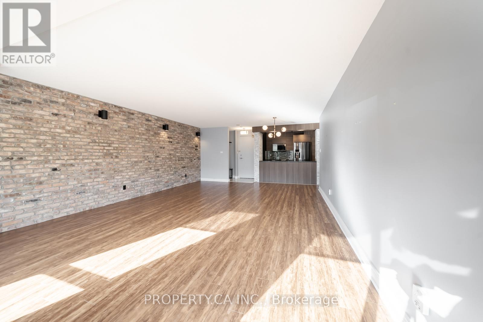 303 - 399 South Park Road, Markham (Commerce Valley), Ontario  L3T 0B8 - Photo 6 - N12911358