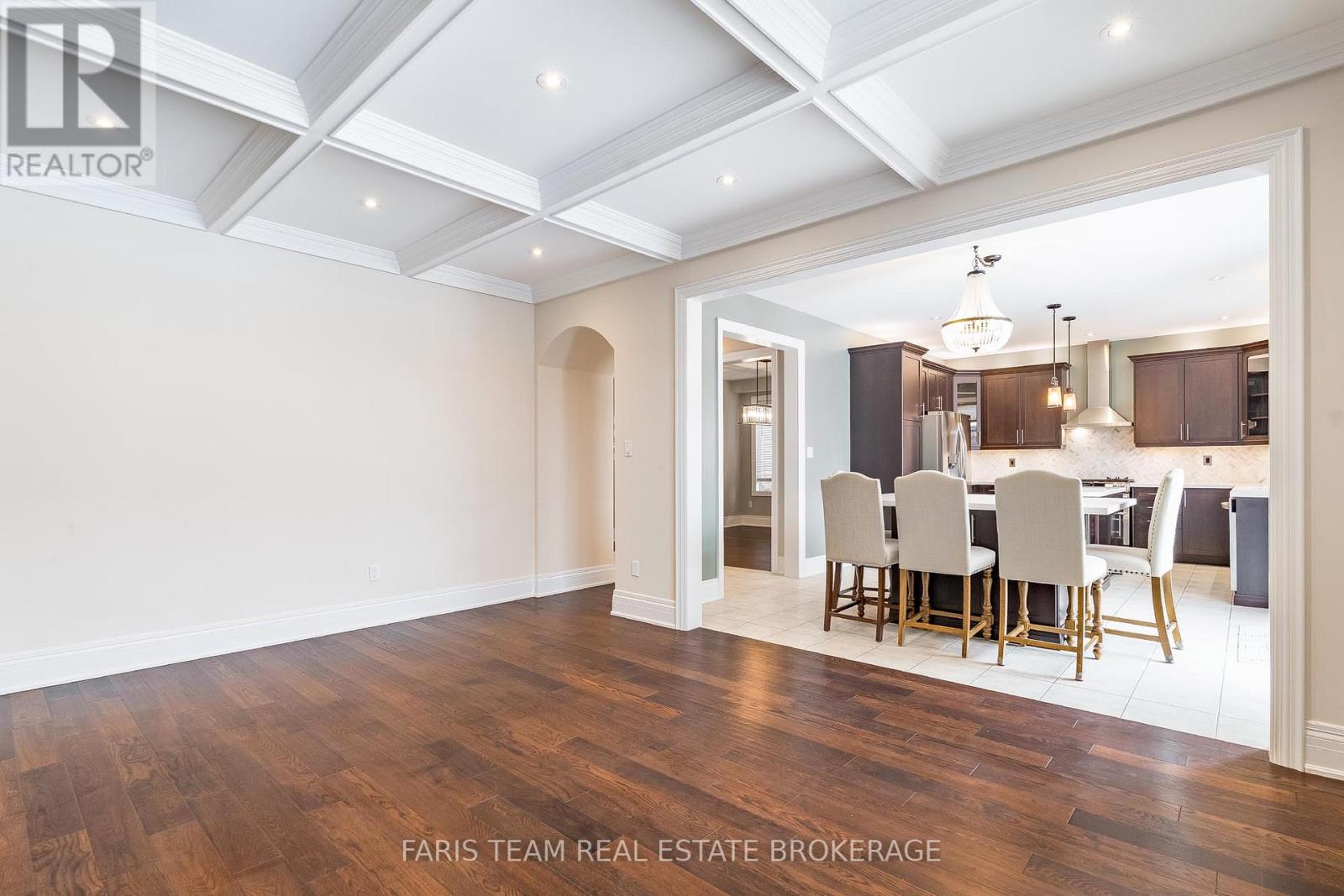 27 Marks Road, Springwater, Ontario  L9X 0S5 - Photo 15 - S12911304