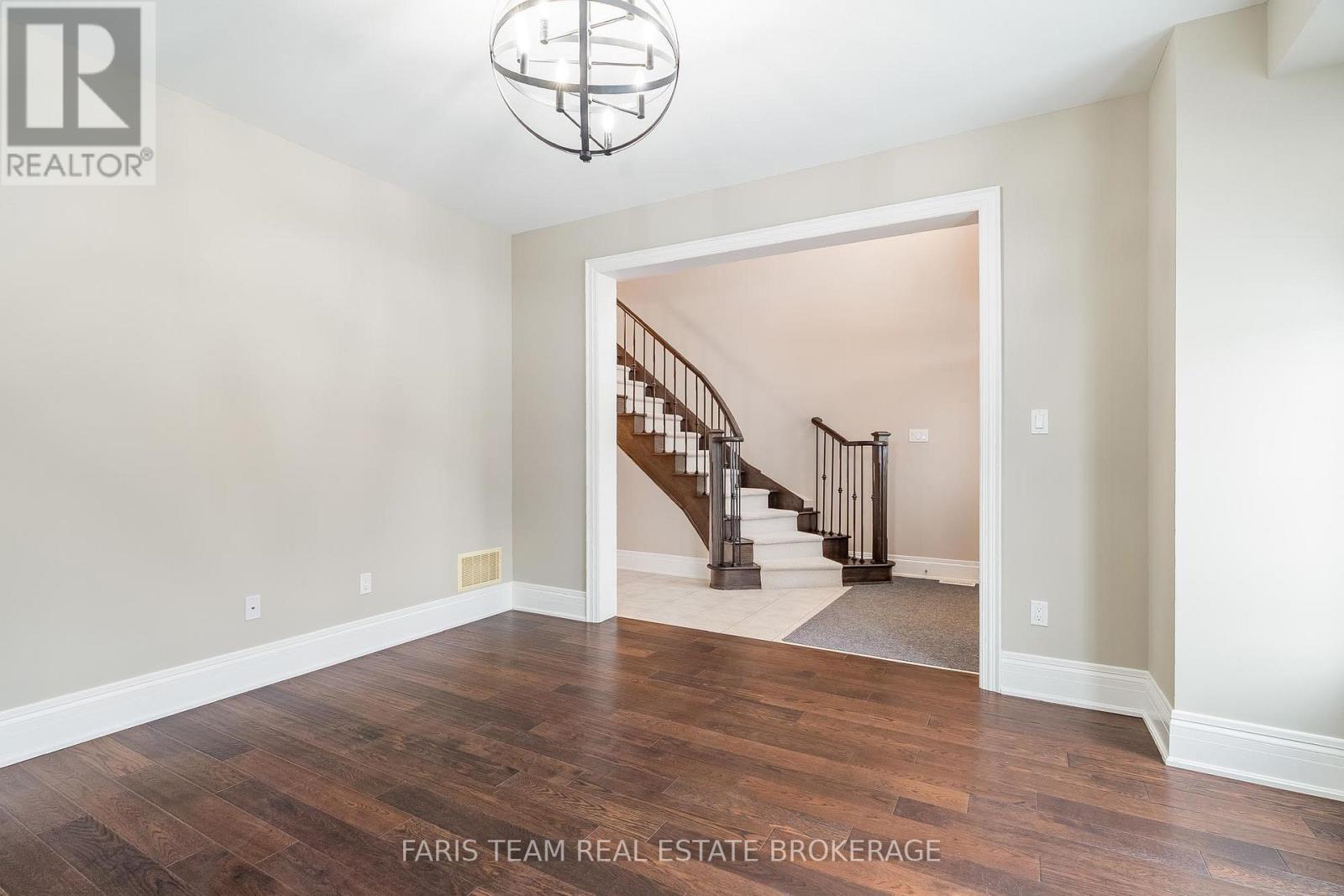 27 Marks Road, Springwater, Ontario  L9X 0S5 - Photo 19 - S12911304