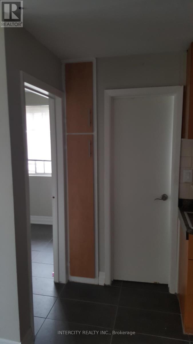 8 - 14 North Alarton Street, Mississauga, Ontario  L4T 1J8 - Photo 2 - W12911234