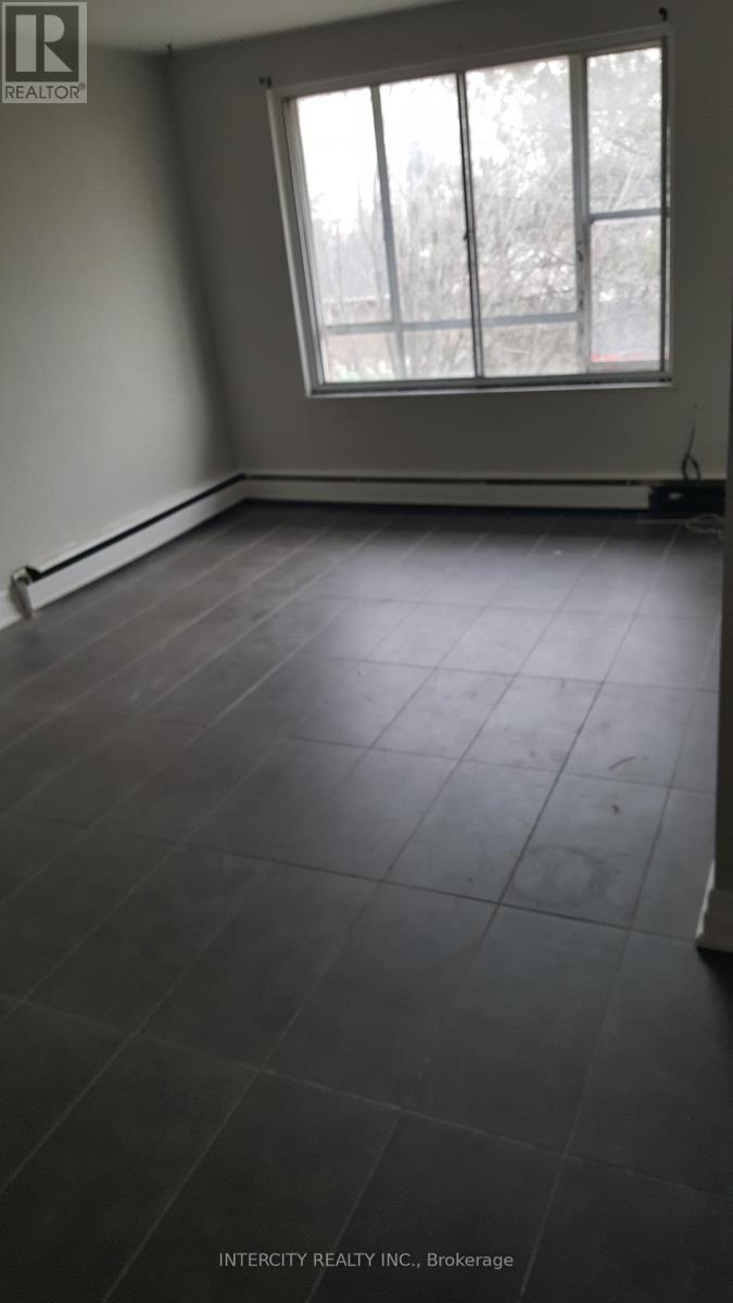 8 - 14 North Alarton Street, Mississauga, Ontario  L4T 1J8 - Photo 7 - W12911234