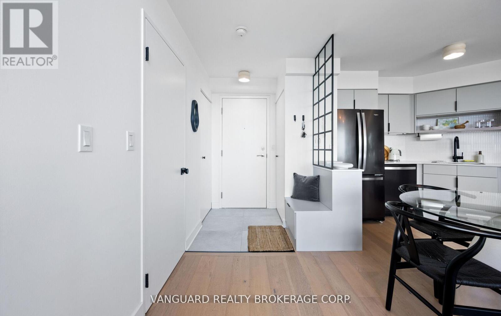 619 - 250 Manitoba Street, Toronto, Ontario  M8Y 4G8 - Photo 9 - W12911250