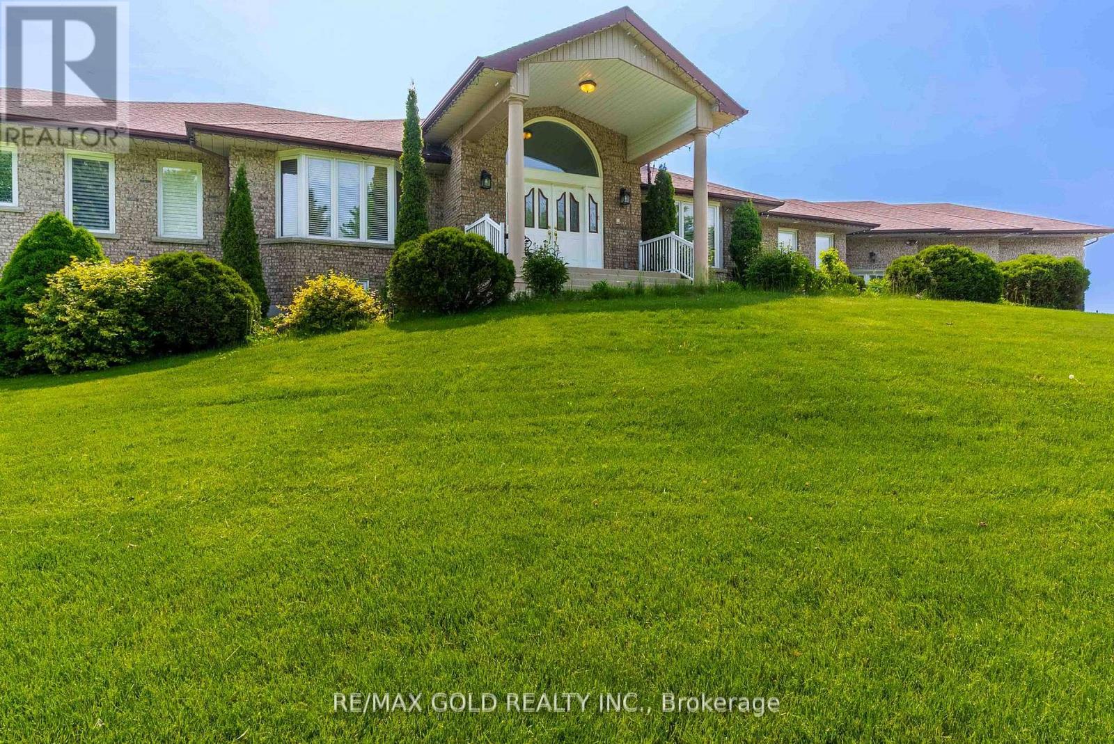 45 Humber Trail, Caledon, Ontario  L7E 0B2 - Photo 3 - W12911254