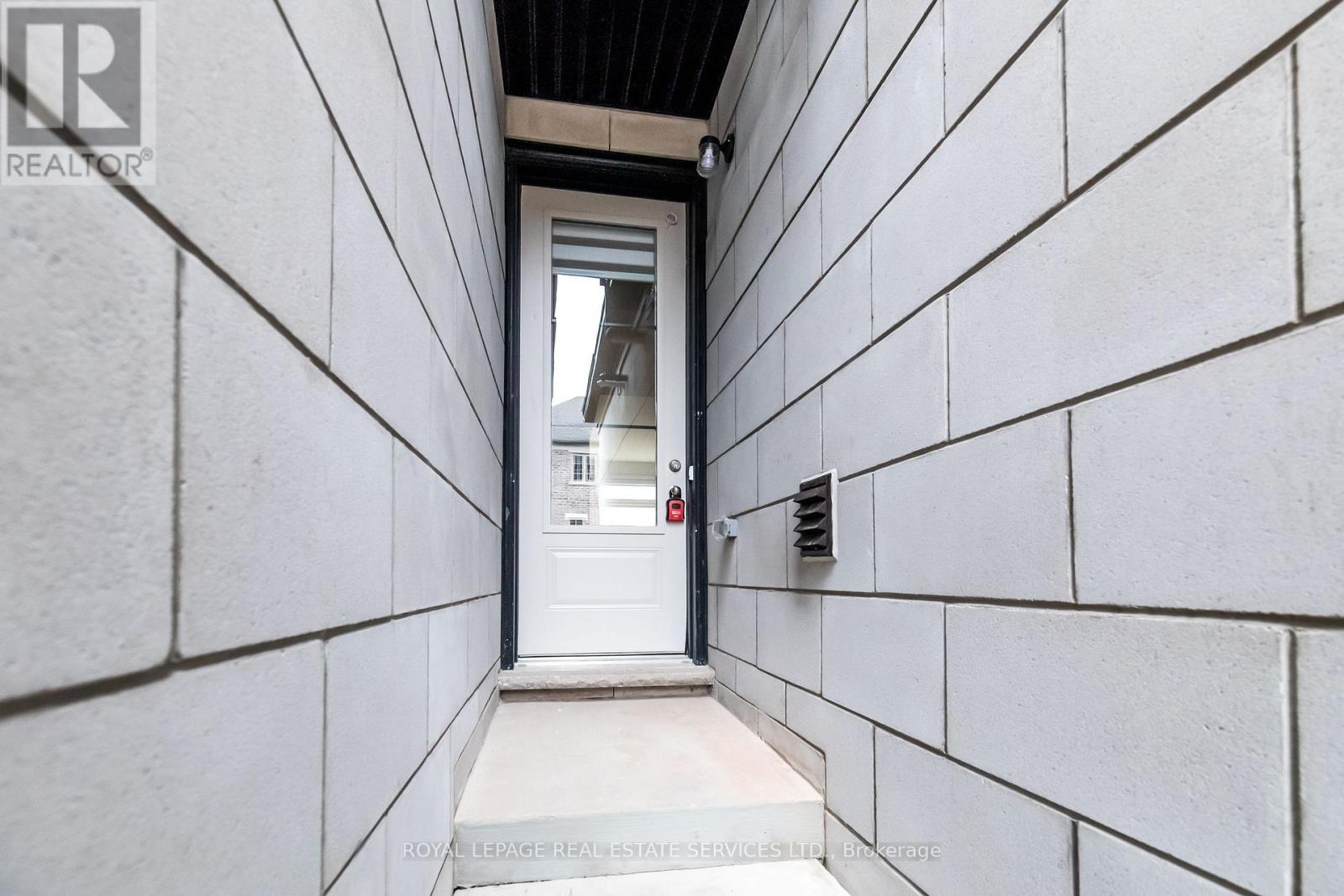 Unit 2 - 3207 Sixth Line, Oakville, Ontario  L6H 0V8 - Photo 4 - W12911258