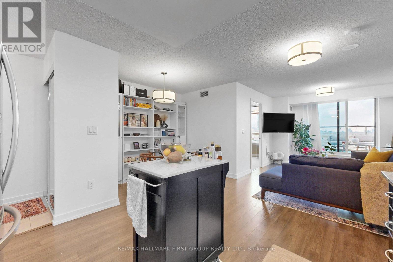 918 - 812 Lansdowne Avenue, Toronto (Dovercourt-Wallace Emerson-Junction), Ontario  M6H 4K3 - Photo 12 - W12911262